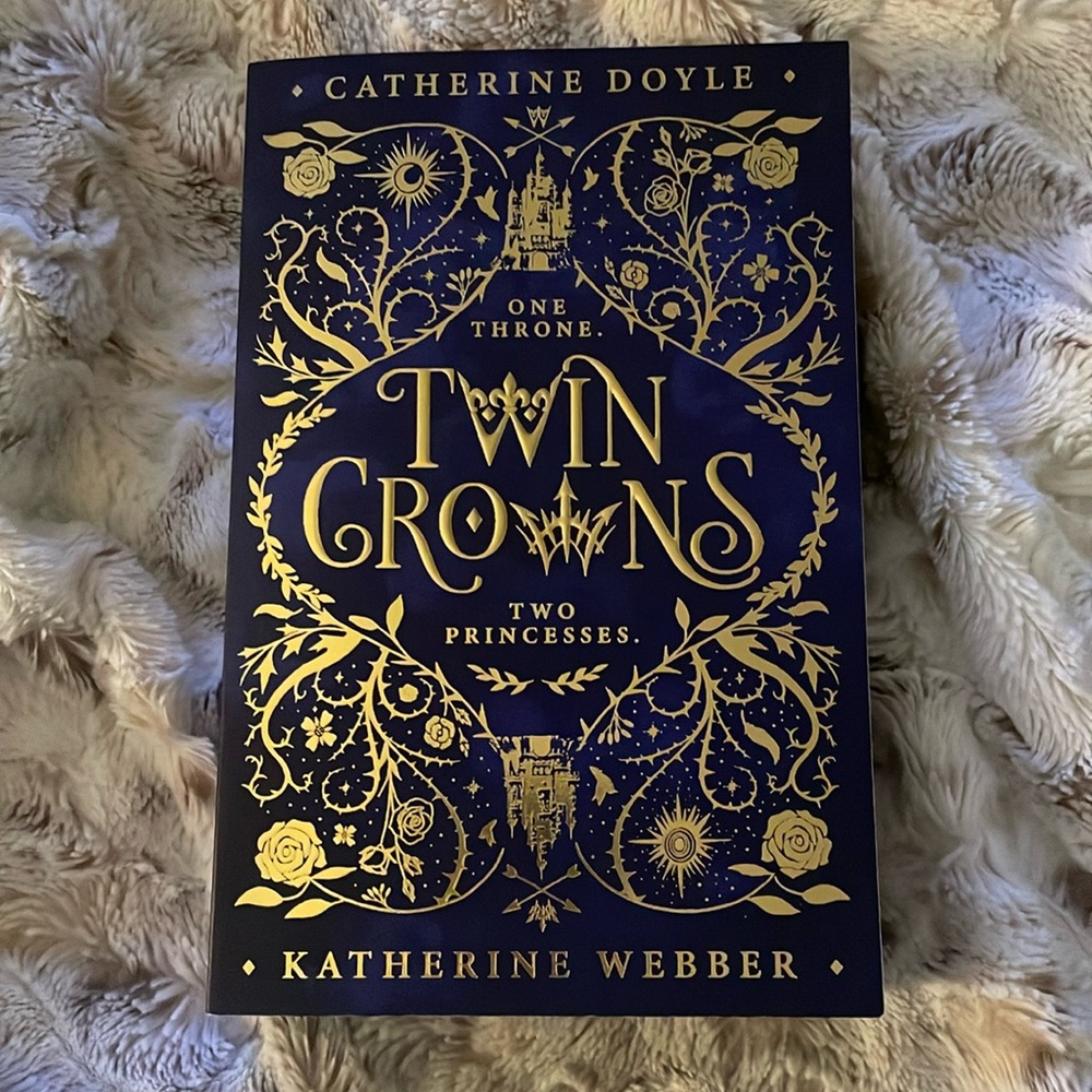 ✨Fairyloot - Twin Crowns